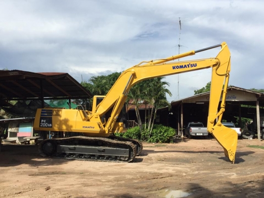 ขายรถแบคโฮ KOMATSU PC 200 สภาพดี พร้อมใช้งาน