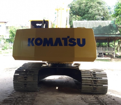 ขายรถแบคโฮ KOMATSU PC 200 สภาพดี พร้อมใช้งาน
