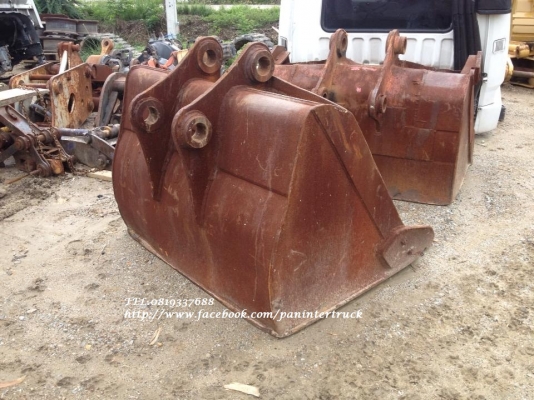 FROM JAPANขายถูกด่วนๆ BUCKET บุ๊งกี๋ สำหรับรถขุดไซค์ 200,220 สลัก 80 มิล/ แบบมีปีกข้าง /6 ฟัน/ปากกว้าง :1เมตร40เซนติเมตร /สภาพสวยๆ ราคาเพียง(ใบละ) 23,500 บาท