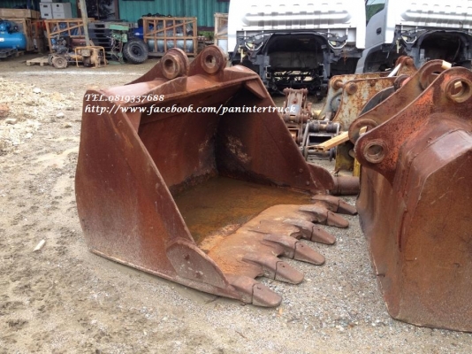 FROM JAPANขายถูกด่วนๆ BUCKET บุ๊งกี๋ สำหรับรถขุดไซค์ 200,220 สลัก 80 มิล/ แบบมีปีกข้าง /6 ฟัน/ปากกว้าง :1เมตร40เซนติเมตร /สภาพสวยๆ ราคาเพียง(ใบละ) 23,500 บาท