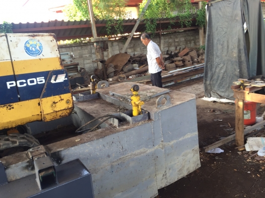 komatsu pc 05  พร้อมเรือขุด