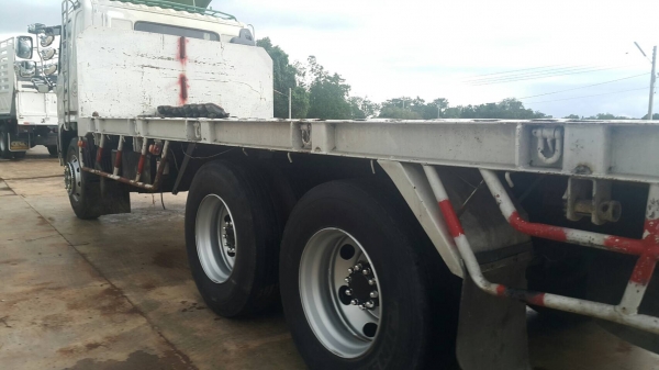 ขายด่วนสิบล้อเพลาเดียวกะบะพื้นเรียบ220แรงเมกก้า สภาพสวยเดิมๆบางๆ ขายด่วนสิบล้อเพลาเดียวกะบะพื้นเรียบ220แรงเมกก้า สภาพสวยเดิมๆบางๆ