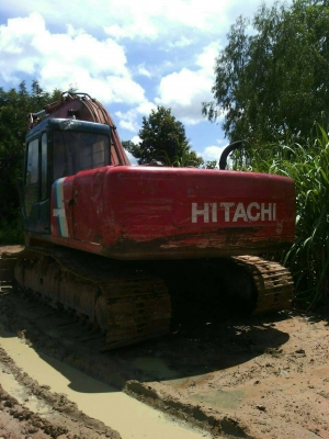 รถแบคโฮ 200  HITASHI รุ่น 3 ราคา 530,000 บ.รถอยู่ปราจีนบุรี
