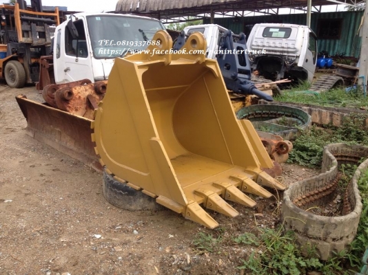 ขายถูกด่วนๆ BUCKETบุ๊งกี๋ตักหินสำหรับรถขุดไซค์ 200,220 สลัก 80 มิล/ แบบมีปีกข้าง-เสริมด้านหลัง / 5 ฟัน /สภาพสวยๆ ราคาเพียง(ใบละ) 45,500 บาท