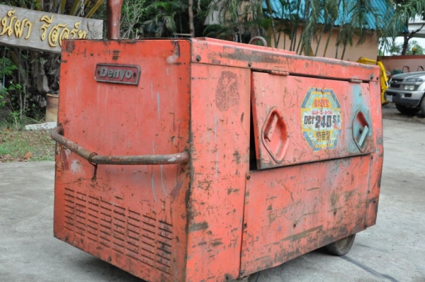 ขายเครื่องปั่นไฟ พร้อมเชื่อมได้ DENYO 5KV. 220v. สวยเดิมจากญี่ปุ่นยังไม่เคยใช้ในไทย 38,000เท่านั้น