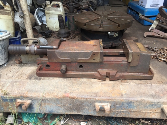 ขายปากกาไฮโดรลิค8นิ้วของใต้หวันยาว22นิ้วลงตู้มาสภาพกริบๆราคาเบาๆ