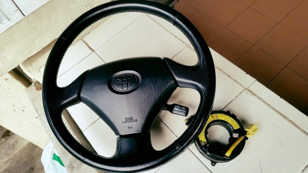 พวงมาลัย Skyline R34 Teana Muti  Toyota Gt และรุ่นอื่นๆอีกมากมายเก่าญีปุ่น