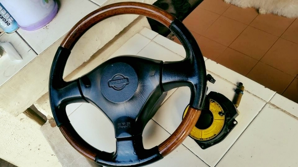 พวงมาลัย Skyline R34 Teana Muti  Toyota Gt และรุ่นอื่นๆอีกมากมายเก่าญีปุ่น