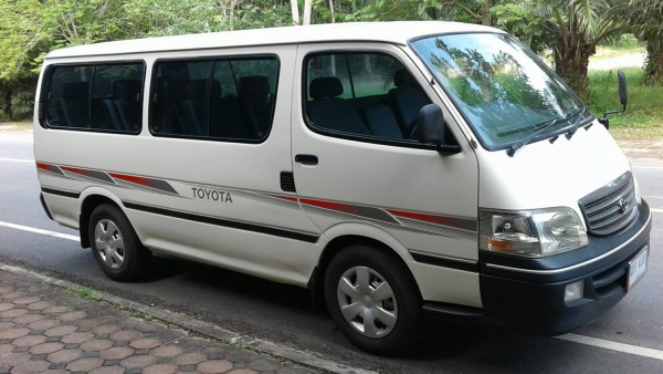 HIACE 3.0 GL เบาะ 3 แถว