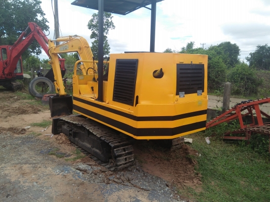 ขายรถแบคโฮ นิสสัน เก่านอกแท้ ไม่เคยผ่านการใช้งานเมืองไทย