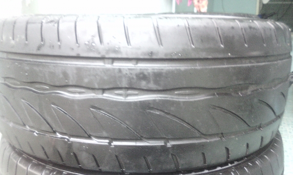 ขายยาง Bridgestone RE-002 215/45/17 ปี 12