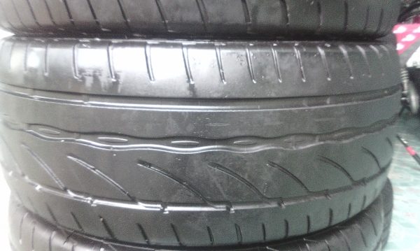ขายยาง Bridgestone RE-002 215/45/17 ปี 12