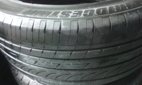 ขายยาง Bridgestone GR-90 225/45/17 ปี 12