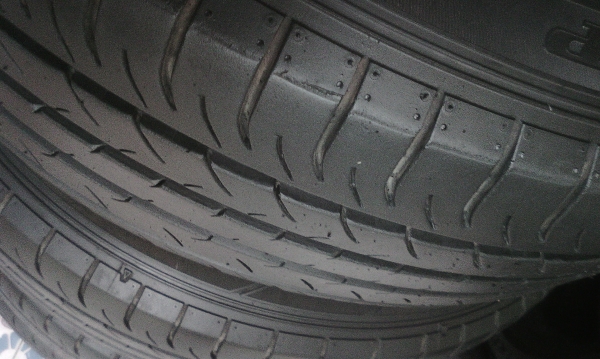 ขายคับ Dunlop SportMaxx  225/60/18 ปี 13