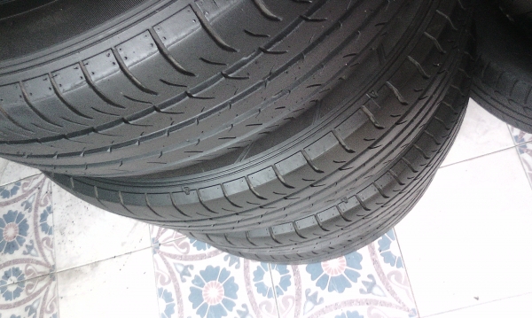 ขายคับ Dunlop SportMaxx  225/60/18 ปี 13