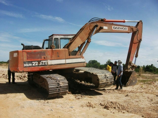 ขายรถแบคโฮ DAEWOO DH220LC-3 ระบบไฟเต็ม ไม่มีเอกสาร ราคา 520000