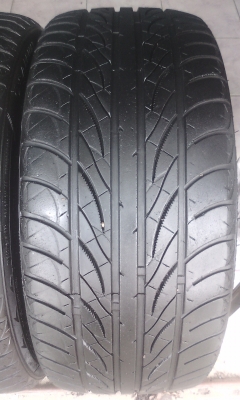 ขายครับ ยาง Sailun 225/40/18 ปี 12