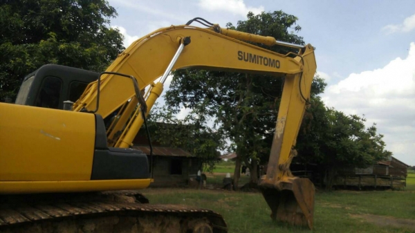 ขายรถแบคโฮ SUMITOMO SH210-3 ไมล์ 9000 ชม.เอกสารเล่มทะเบียน ราคา 1820000