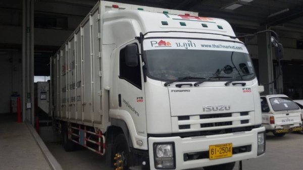 ให้เช่ารถบรรทุกระยะยาว 10,6ล้อ,หัวหลาก ขนาด 7.69 เมตร ประตู 10 บานพร้อมพนักงานขับรถประจำได้ทั่วประเทศ บริษัทภูฟ้าโลจิสติคส์ จำกัด ผู้มีประสบการณ์ด้านขนส่ง มา 10 ปี สนใจติดต่อได้ที่ www.thai7market.com โทร. 0851536632 หรือ 0850643273