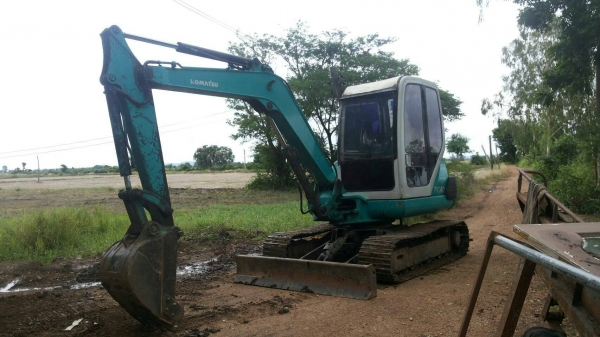 ขายรถแบคโฮ KOMATSU PC40-7 มีแอร์ ราคา 385000