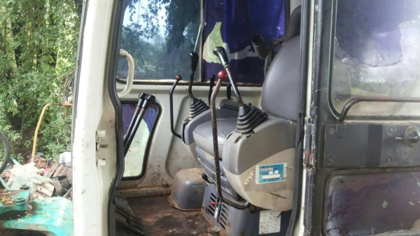 ขายรถแบคโฮ KOMATSU PC40-7 มีแอร์ ราคา 385000