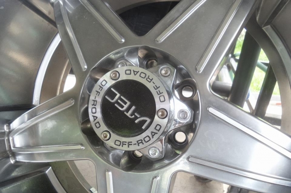 สภาพเหมือนใหม่ รับประกันความงาม ไร้ริ้วรอย ใช้งานน้อยมาด 20x10 แม็กสวย ยางสวย สุดคุ้มเพียง25000บาท ต่างจังหวัดส่งฟรี 081-7570077 สภาพเหมือนใหม่ รับประกันความงาม ไร้ริ้วรอย ใช้งานน้อยมาด 20x10 แม็กสวย ยางสวย สุดคุ้มเพียง25000บาท ต่างจังหวัดส่งฟรี 081-7570077