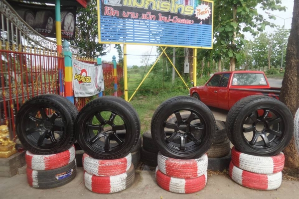 Lenso 20x9 ล้อไม่มีซ่อม ใช้งานปกติ ยาง265/50r20 ปี14 ดอกเต็มๆ ใช้ยาวๆ เพียง18000บาท ต่างจังหวัดส่งฟรี 081-7570077