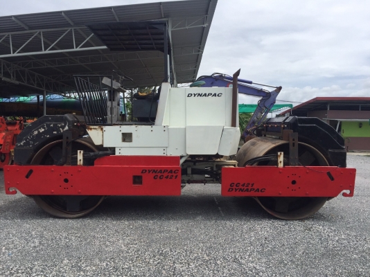 ขายรถบด10ตันDYNAPACรุ่นCC421นำเข้าจากญี่ปุ่น ไม่เคยใช้งานในไทย มีเอกสารพร้อมหน้าเหล็กหลังเหล็ก  บดอัดสั่นสเทือนได้ทั้ง2ล้อ เอวออ่น  เครื่องยนต์ดีเซล4สูบ สภาพดีพร้อมใช้งานมีให้เลือกหลายคันหลายขนาด