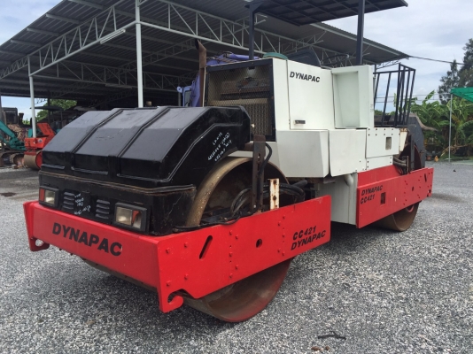 ขายรถบด10ตันDYNAPACรุ่นCC421นำเข้าจากญี่ปุ่น ไม่เคยใช้งานในไทย มีเอกสารพร้อมหน้าเหล็กหลังเหล็ก  บดอัดสั่นสเทือนได้ทั้ง2ล้อ เอวออ่น  เครื่องยนต์ดีเซล4สูบ สภาพดีพร้อมใช้งานมีให้เลือกหลายคันหลายขนาด