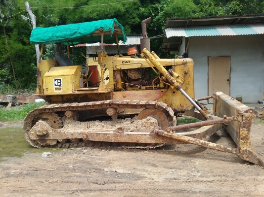ขาย 395,000 แทรคเตอร์ CAT  D 5 B เอกสารเล่มทะเบียน เกียร์ตัด ฮ๊าปยาวใส่แผ่นตีนเป็ดแต่ตอนนี้ใส่แผ่นตีนไก่ เครื่องดี เกียร์แรง ช่วงล่างสวย รถสวยพร้อมใช้เอกสารพร้อมโอน 090-772-3710 090-772-3708