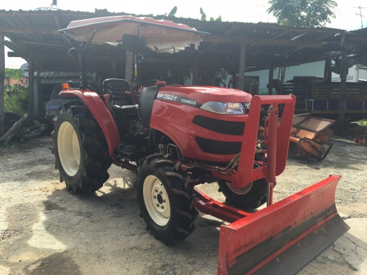 ขายรถไถยันม่าร์ EF393Tโฟร์วิล มี ใบมีดกับ ราคา430000บาท.  สวยมากๆไมร์162ช ม สนใจโทร....081-365-5997อำพร พาเจริญ รถอยู่วังบัว อ. คลองขลุง จ. กำแพงเพชร