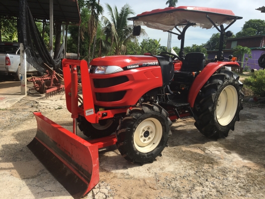 ขายรถไถยันม่าร์ EF393Tโฟร์วิล มี ใบมีดกับ ราคา430000บาท.  สวยมากๆไมร์162ช ม สนใจโทร....081-365-5997อำพร พาเจริญ รถอยู่วังบัว อ. คลองขลุง จ. กำแพงเพชร