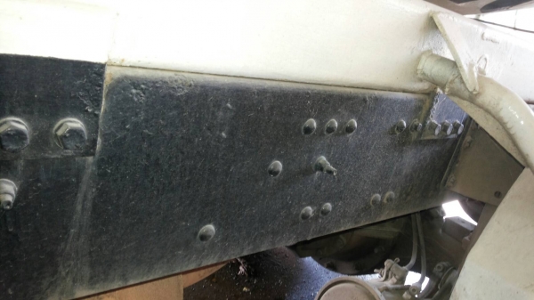 รถ 10 ล้อ VOLVO  โม่ปูน  320 แรงม้า. ปี 45.    สนใจติดต่อ  081 - 6079515