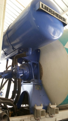 รถ 10 ล้อ VOLVO  โม่ปูน  320 แรงม้า. ปี 45.    สนใจติดต่อ  081 - 6079515