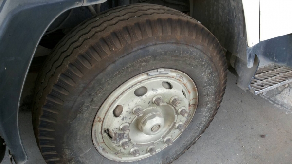 รถ 10 ล้อ VOLVO  โม่ปูน  320 แรงม้า. ปี 45.    สนใจติดต่อ  081 - 6079515