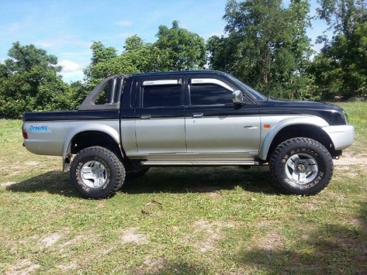 สตาด้าแกรนดิส 4 ประตูโฟล์วิลปี2001 เครื่องเดิม 2800 ทะเบียนพร้อมโอน สตาด้าแกรนดิส 4 ประตูโฟล์วิลปี2001 เครื่องเดิม 2800 ทะเบียนพร้อมโอน