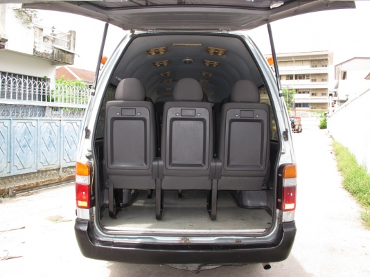 Toyota Hiace หัวจรวด Commuter 3.0 Toyota Hiace หัวจรวด Commuter 3.0