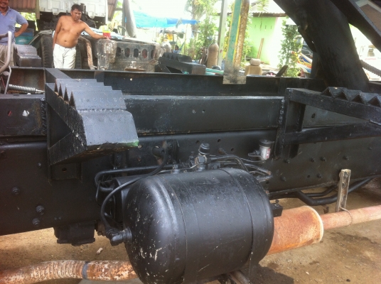 มาอีก1ลำ อีซูซุร๊อคกี้ 210 สวยๆราคาไม่แรง