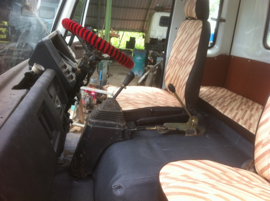 มาอีก1ลำ อีซูซุร๊อคกี้ 210 สวยๆราคาไม่แรง