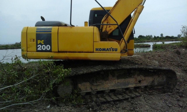 รถแบดโฮ PE200 7 ปี 2010 ทำงาน 9300 ชม. สวยเดิมๆ สภาพดี เล่มพร้อม