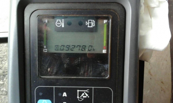 รถแบดโฮ PE200 7 ปี 2010 ทำงาน 9300 ชม. สวยเดิมๆ สภาพดี เล่มพร้อม