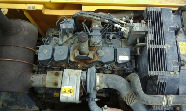 รถแบดโฮ PE200 7 ปี 2010 ทำงาน 9300 ชม. สวยเดิมๆ สภาพดี เล่มพร้อม