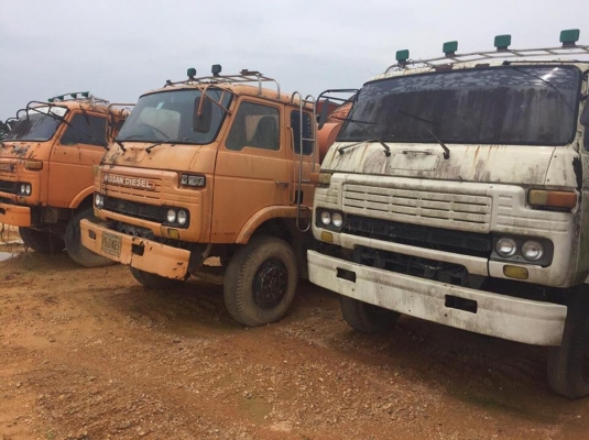 มี3คัน...10 ล้อ รถโม่ปูน 230 แรง นิสสัน CW41M-05611 เอกสารเล่ม ม.79 ไว้ มีล้อครบ แต่ยางไม่สวย