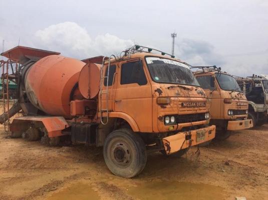มี3คัน...10 ล้อ รถโม่ปูน 230 แรง นิสสัน CW41M-05611 เอกสารเล่ม ม.79 ไว้ มีล้อครบ แต่ยางไม่สวย