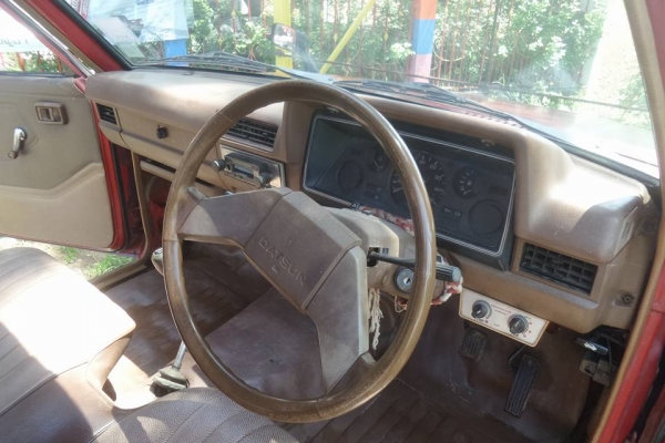 DATSUN 720 แห้งๆเดิมๆ บาง โรงงาน เครื่องเดิมJ16 ห้าเกียร์เดินหน้า มีแอร์ ดิสเบรคหน้า ภายในเดิมๆโรงงาน เครื่องดีสตาททีเดียวติดขับไกลสบาย ช่วงล่างแน่น เบรคดี ครัชชีไม่มีผุ รับประกันความแห้งเดิม ทะเบียนเต็ม ชุดโอนครบ ไม่ต้องทำอะไรเพิ่ม เติมน้ำมันอย่างเดียวพอ DATSUN 720 แห้งๆเดิมๆ บาง โรงงาน เครื่องเดิมJ16 ห้าเกียร์เดินหน้า มีแอร์ ดิสเบรคหน้า ภายในเดิมๆโรงงาน เครื่องดีสตาททีเดียวติดขับไกลสบาย ช่วงล่างแน่น เบรคดี ครัชชีไม่มีผุ รับประกันความแห้งเดิม ทะเบียนเต็ม ชุดโอนครบ ไม่ต้องทำอะไรเพิ่ม เติมน้ำมันอย่างเดียวพอ