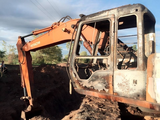 ขายรถแบคโค HITACHI EX200-2 ขายตามสภาพ ช่วงล่างดี เครื่องดี เอวดี โซ่ดี ราคา300,000 สนใจโทร 090-8588220คุณนะ 093-3258446คุณบิว หรือเข้าดูสินค้าอื่นๆได้ที่ www.narong2truck.com หรือ www.truck.in.th/498 หรือเพจFacebook ณรงค์ ซื้อขายรถมือสอง (เว็บไซต์ส่วนตัว) ขายรถแบคโค HITACHI EX200-2 ขายตามสภาพ ช่วงล่างดี เครื่องดี เอวดี โซ่ดี ราคา300,000 สนใจโทร 090-8588220คุณนะ 093-3258446คุณบิว หรือเข้าดูสินค้าอื่นๆได้ที่ www.narong2truck.com หรือ www.truck.in.th/498 หรือเพจFacebook ณรงค์ ซื้อขายรถมือสอง (เว็บไซต์ส่วนตัว)