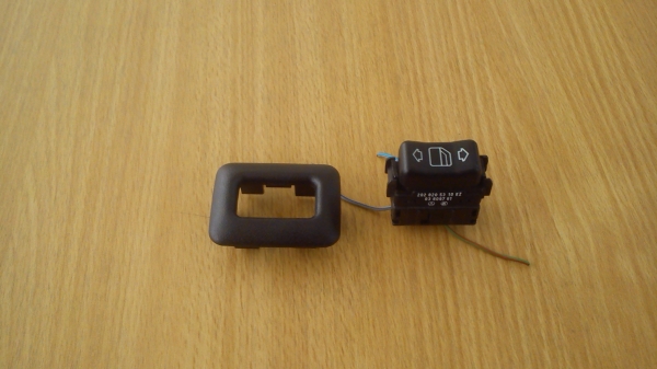 สวิทช์ กดขึ้น-ลงกระจก Mercedes Benz รุ่น C220 สวิทช์ กดขึ้น-ลงกระจก Mercedes Benz รุ่น C220