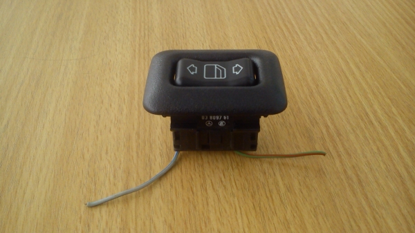 สวิทช์ กดขึ้น-ลงกระจก Mercedes Benz รุ่น C220 สวิทช์ กดขึ้น-ลงกระจก Mercedes Benz รุ่น C220