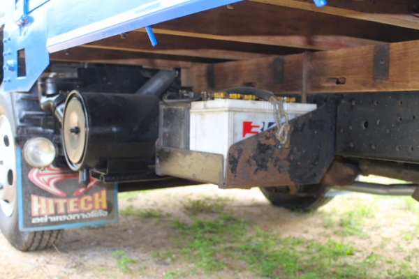 ขายหกล้อ ISUZU NPR 120 ฝาขาว รถปี40 ห้างแท้