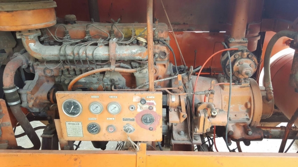 ขาย เครื่องปั้มลม เครื่อง HINO DM100 6 สูบ พร้อมสายและหัวแย็ก 2 หัว